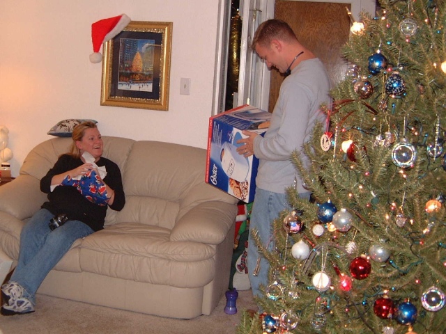 Hildebrand Christmas ScreenSaver/640x480_2001-12-24 Christmas Eve J&J 12.jpg